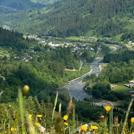 гражда лофт для двох в карпатах بيت للعطل Krivorovnya